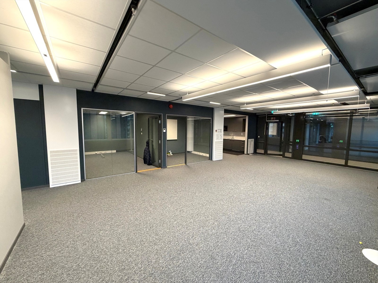 Inngangsparti, kjøkken og stillerom. Galleribilde