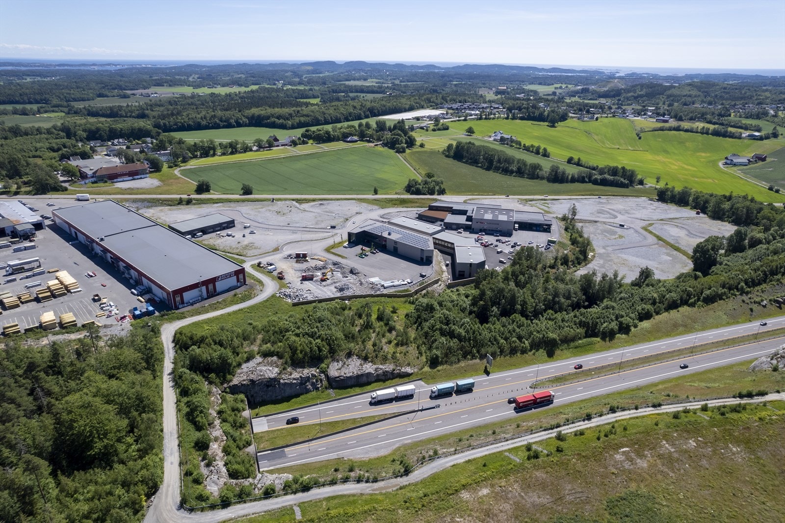 BHE Amundrød Næringspark sett fra vest.JPG Galleribilde