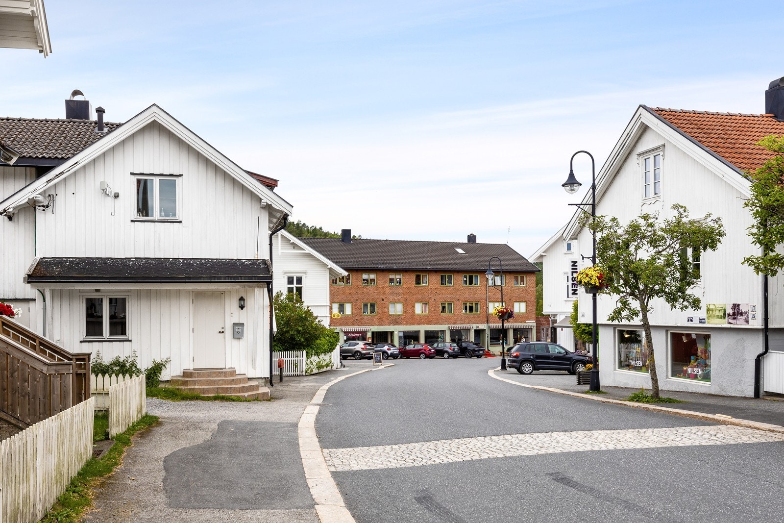 Trivelig markedsgate i sentrum. Galleribilde