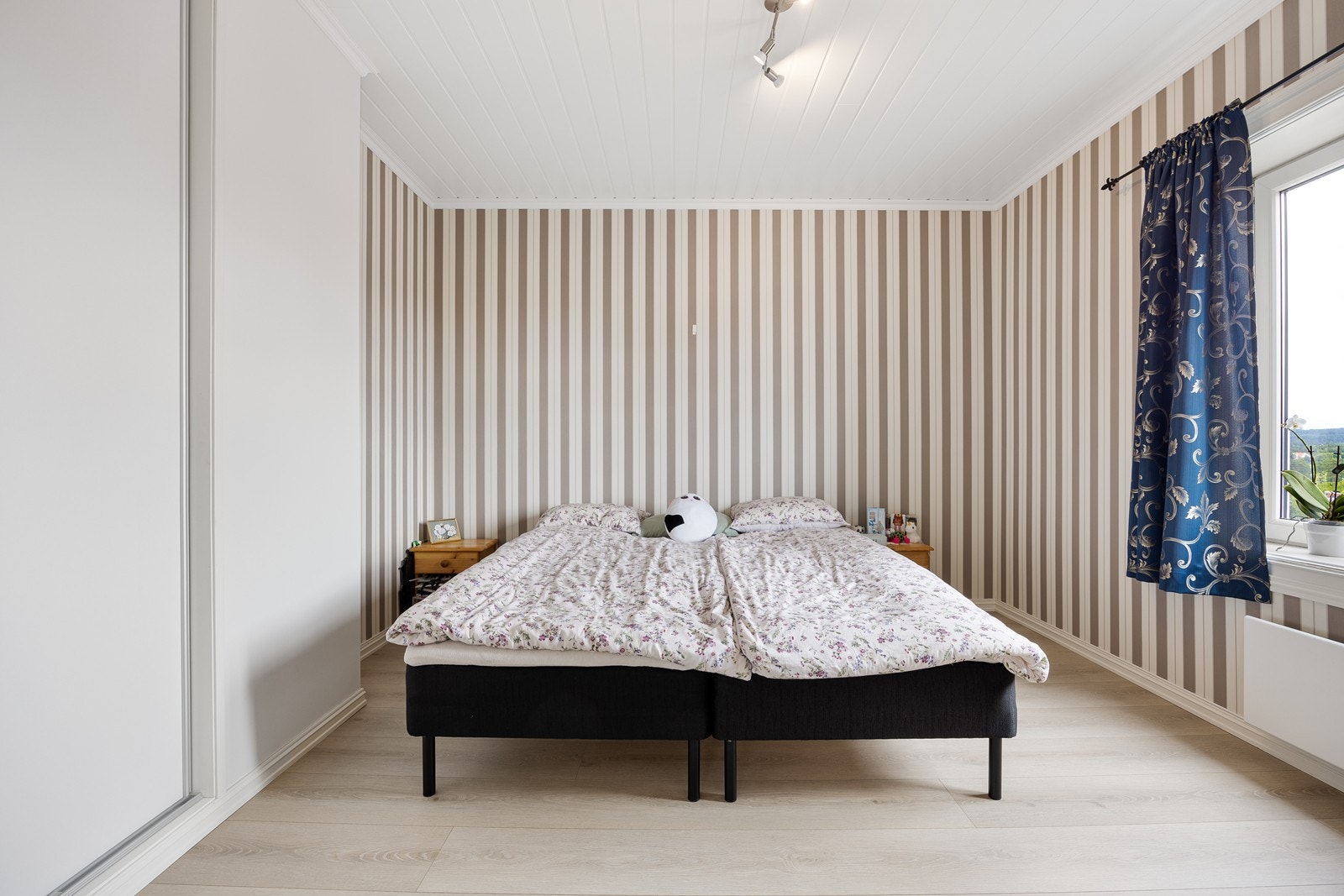 Soverom. Galleribilde