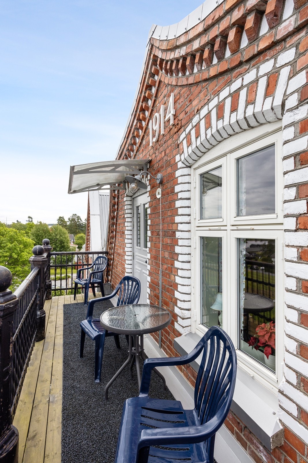 Trivelig balkong utenfor 4. etasje. Galleribilde