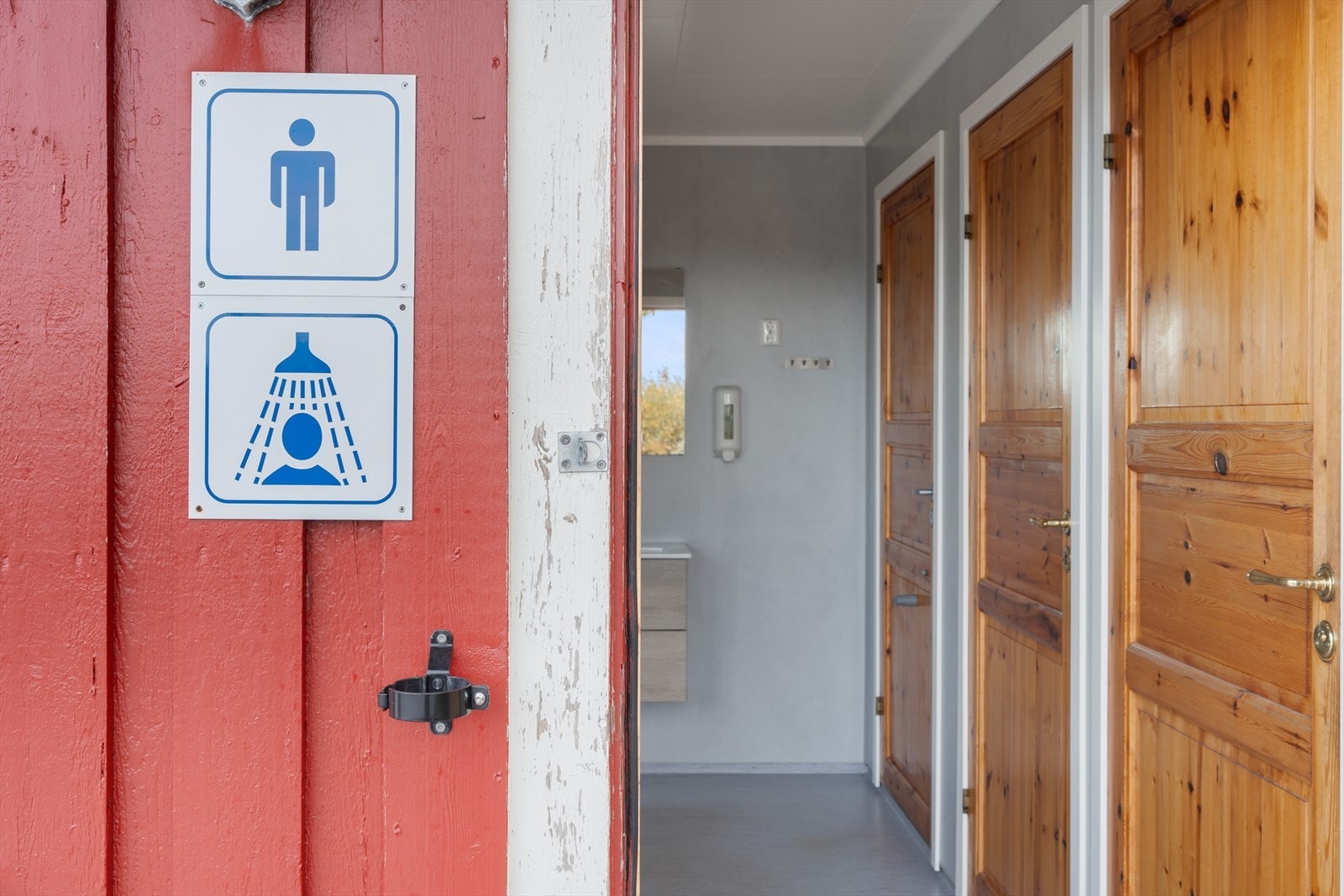 Servicebygg II med dusj og wc muligheter Galleribilde