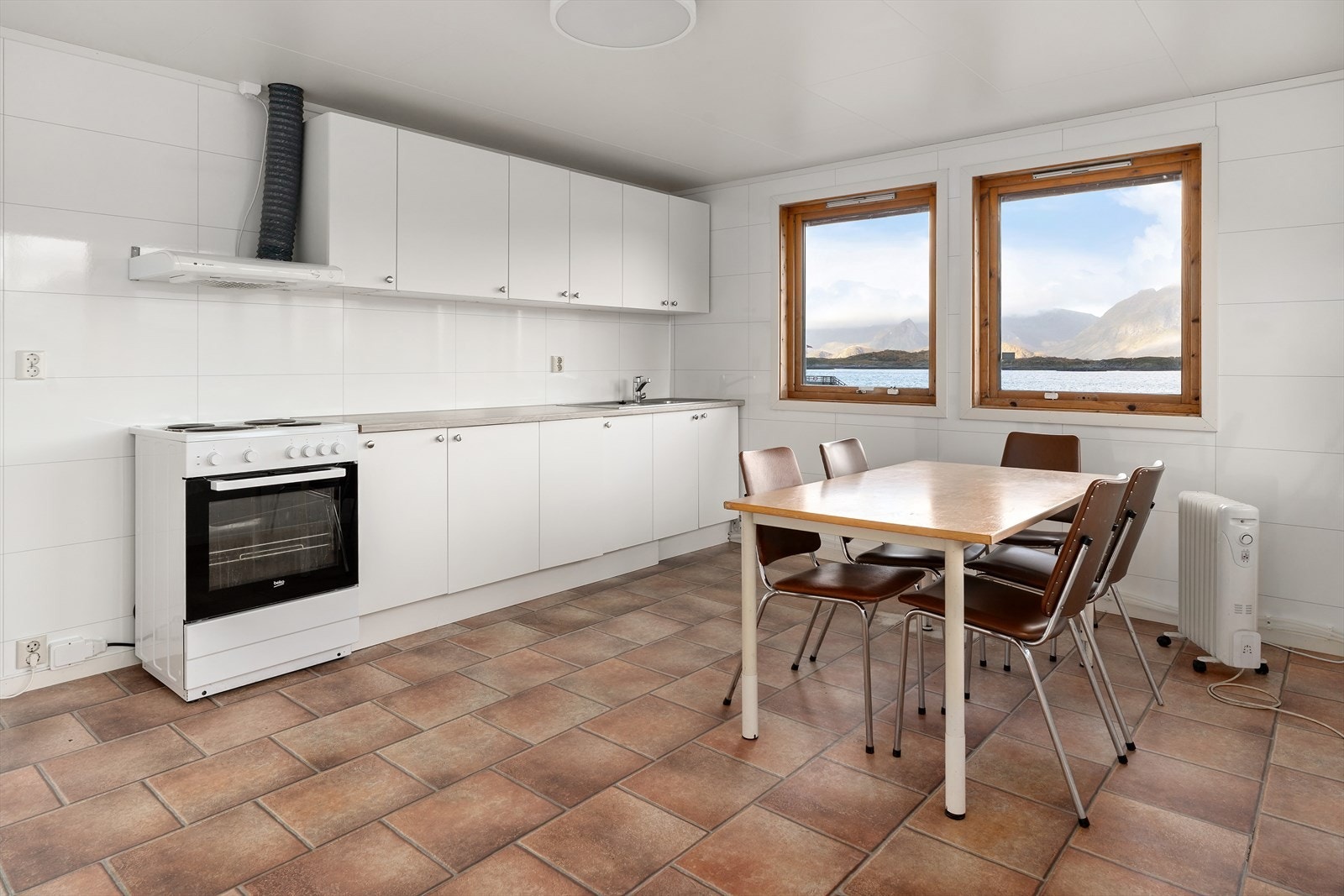 Servicebygg med koke- oppvask og spisemuligheter Galleribilde