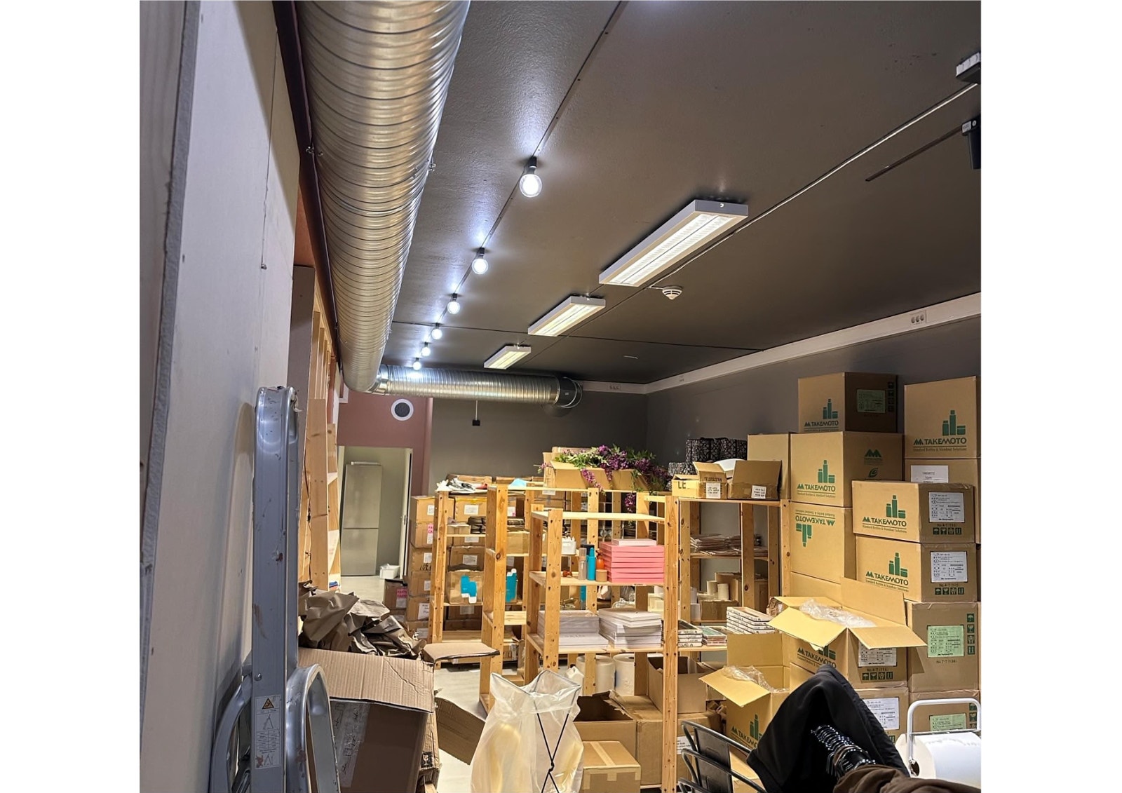 Lager med god plass til oppbevaring Galleribilde