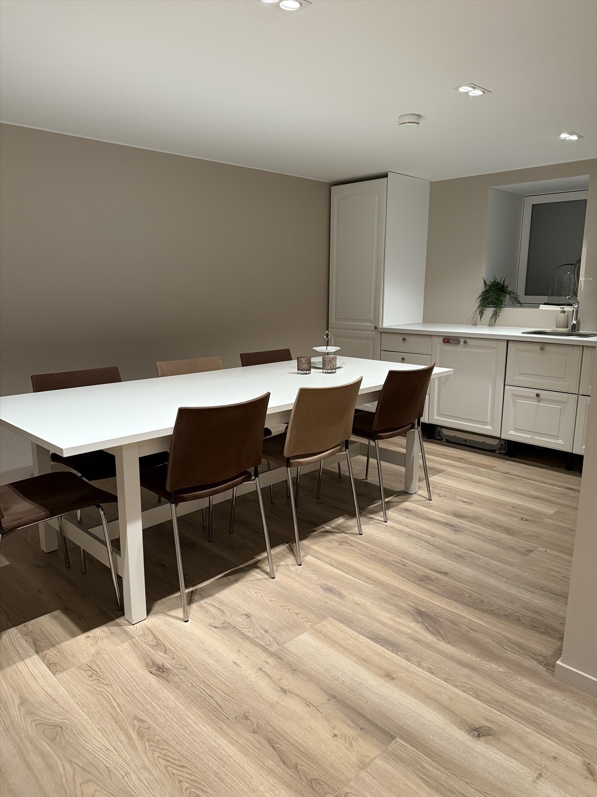 Felles spiserom Galleribilde