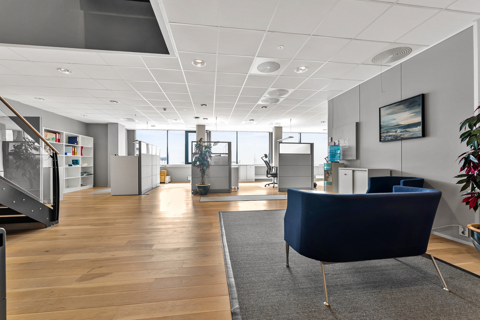 Lyse og moderne kontorlokaler Galleribilde