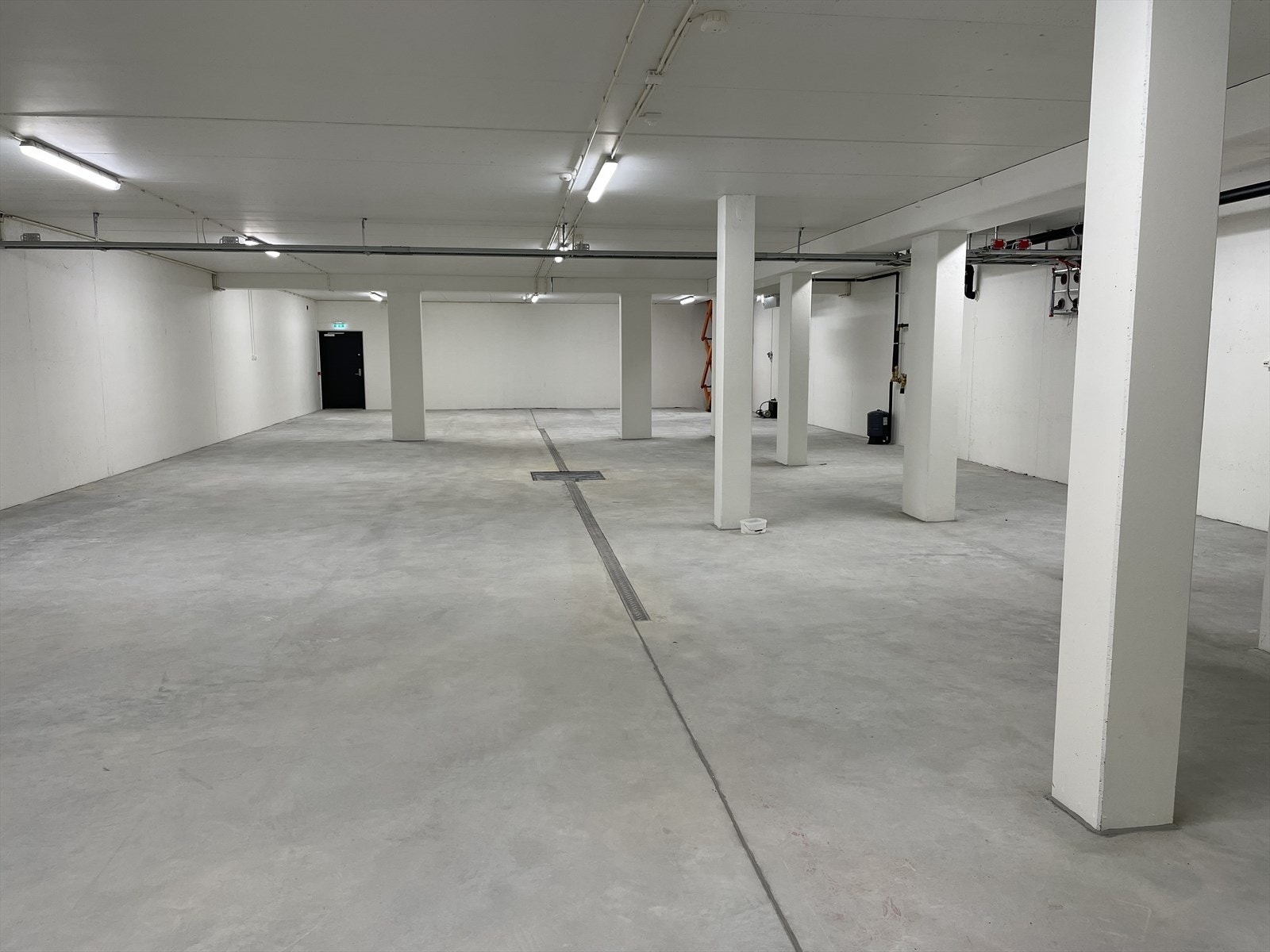 Lager/verksted/produksjon u. et Galleribilde