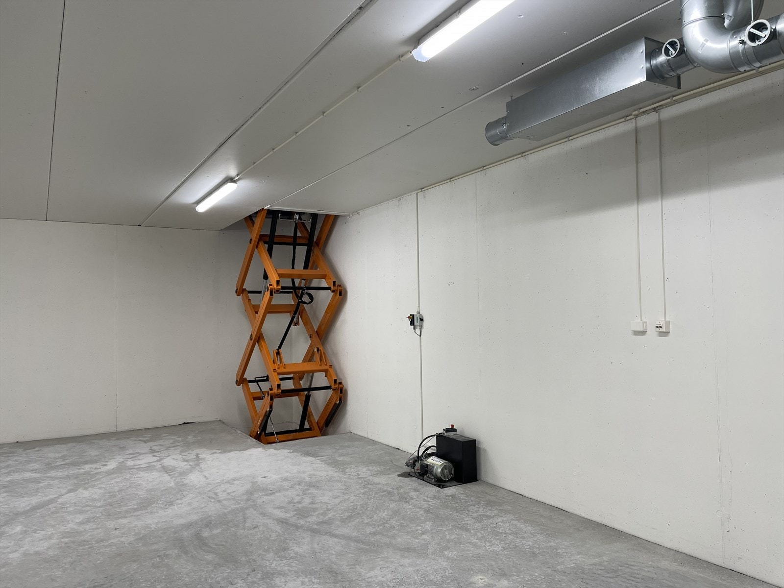 Lager/verksted/produksjon u. et Galleribilde