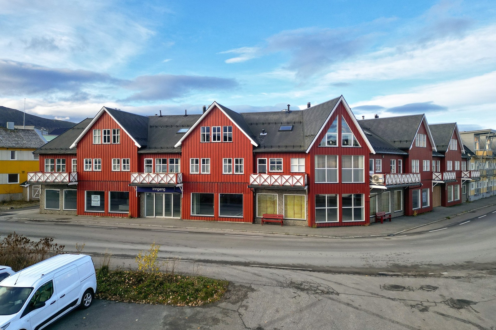 Seksjonen ligger på gateplan med enkel adkomst, og passer godt for ulike type virksomheter Galleribilde