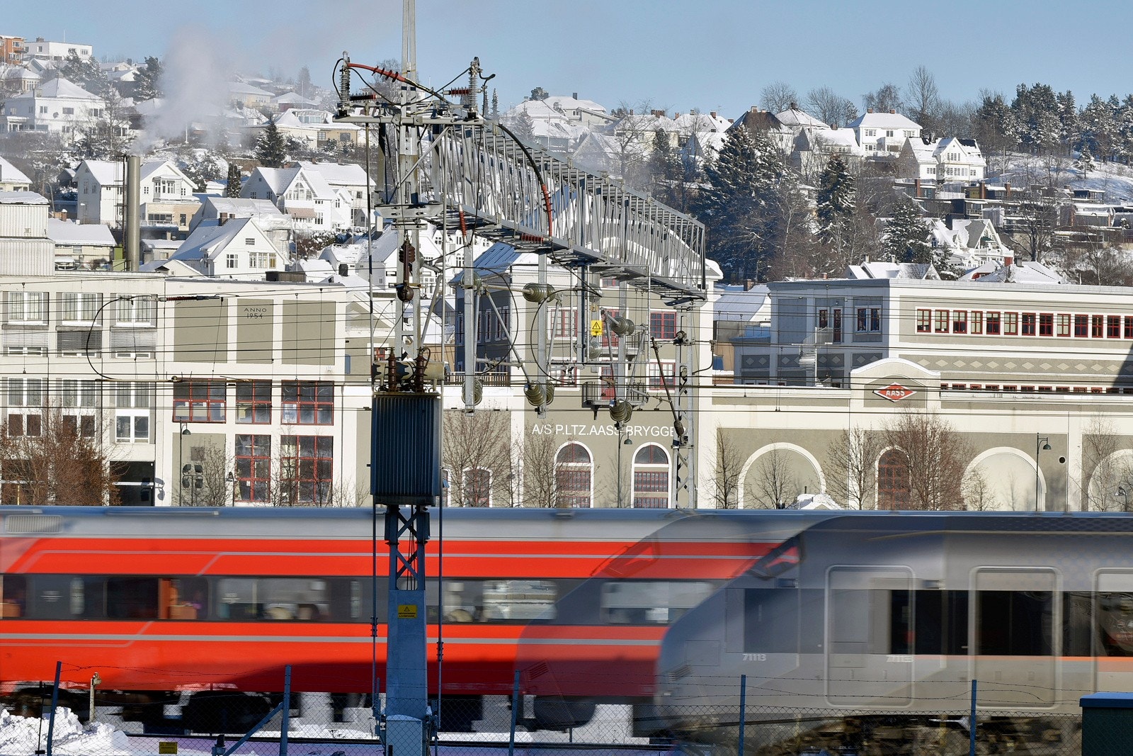 Flytoget stopper også på Drammen stasjon. Galleribilde