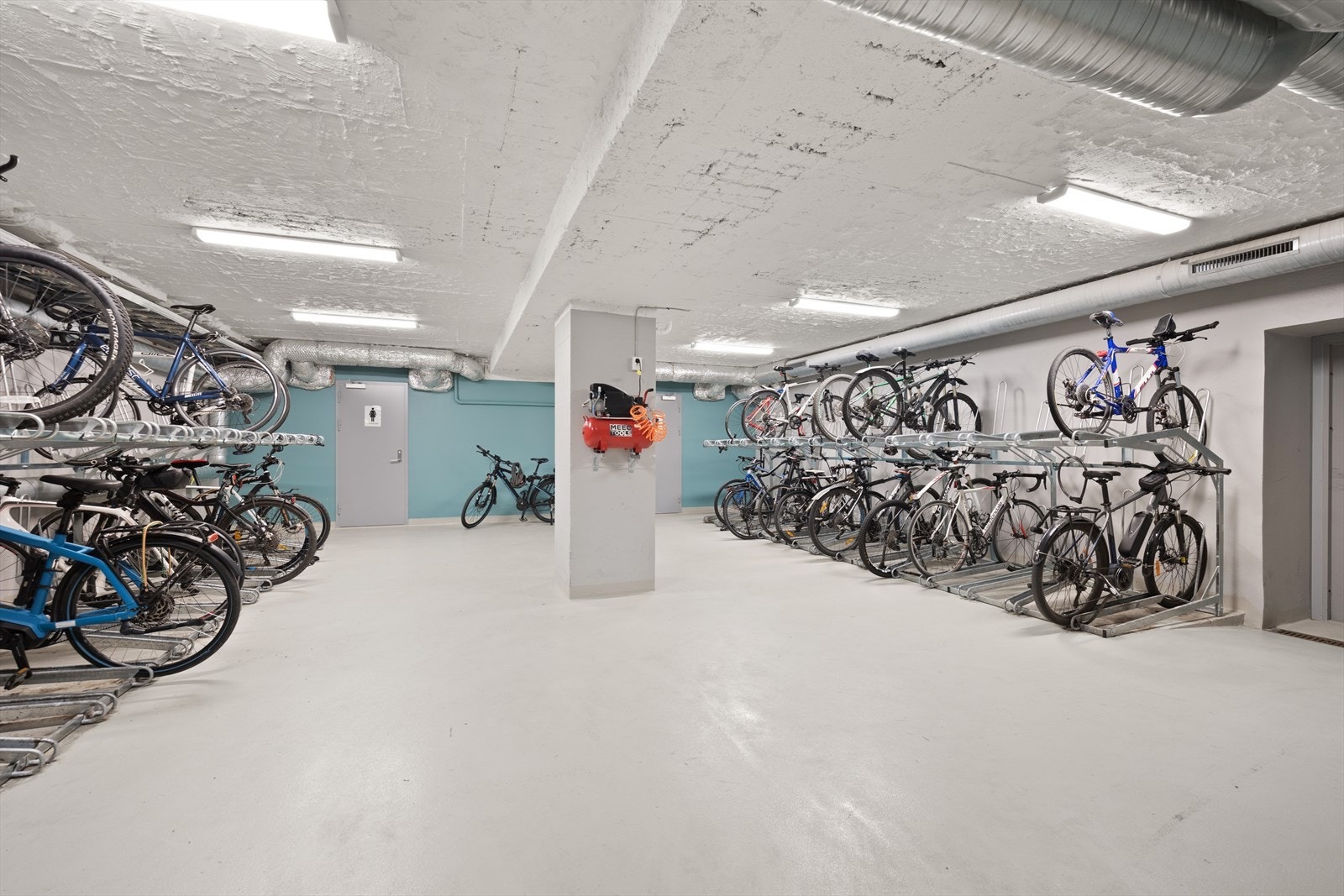 Innspurten 1 - Sykkelparkering Galleribilde