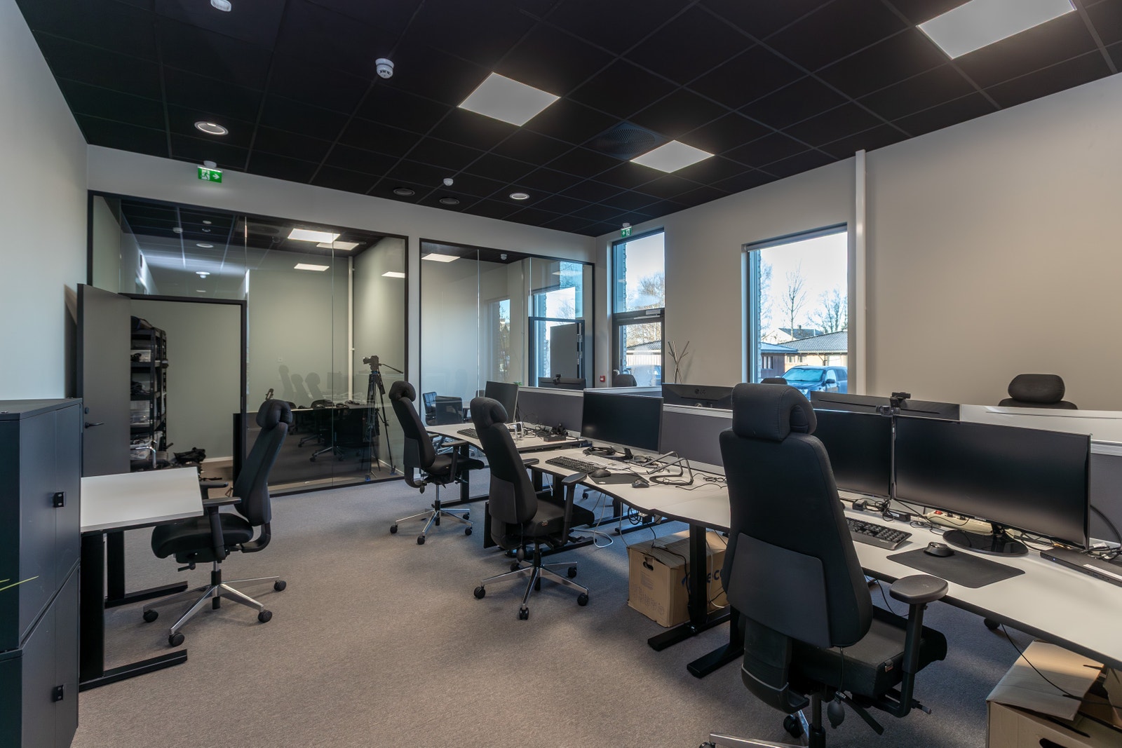 Meget pene og moderne kontorlokaler med høy standard og energieffektive løsninger Galleribilde