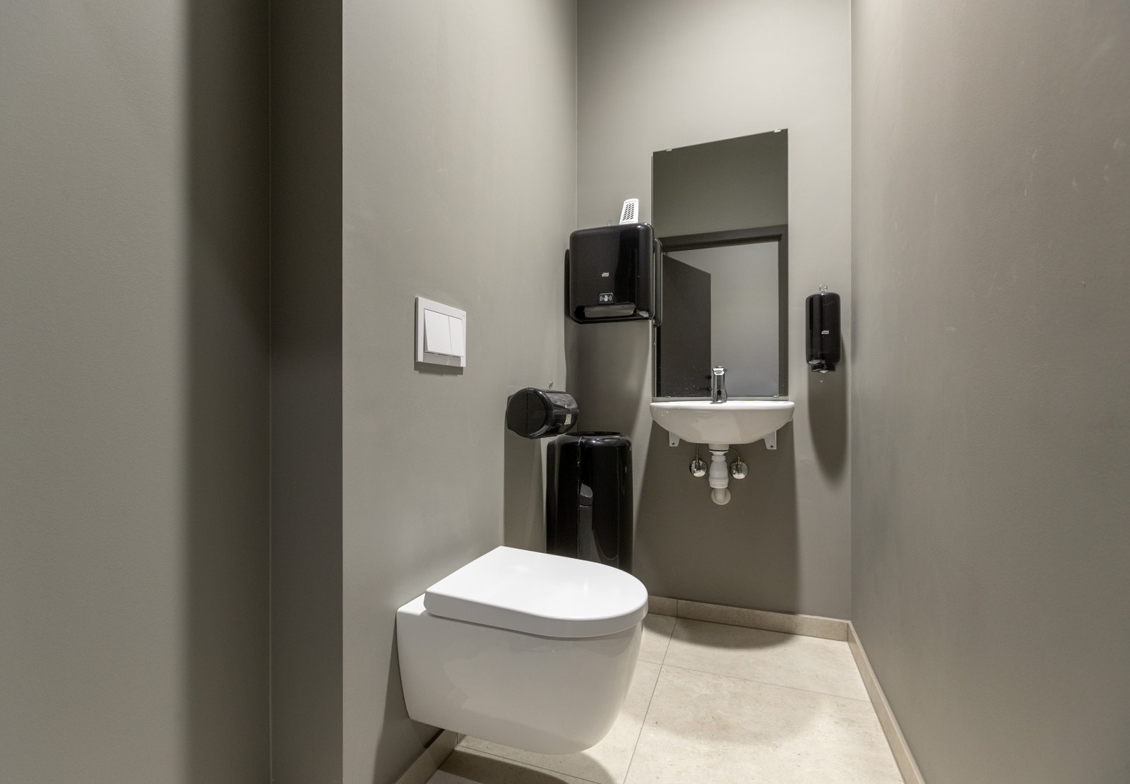 Meget pene og moderne kontorlokaler med høy standard og energieffektive løsninger Galleribilde