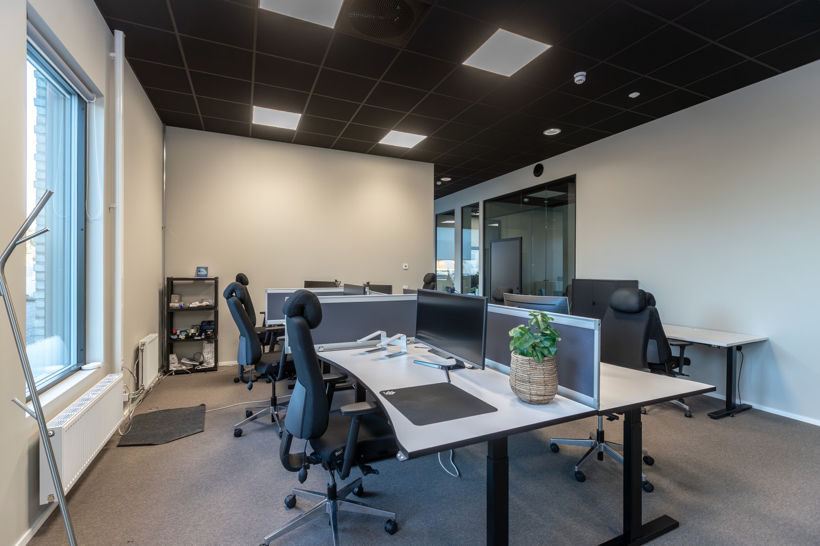 Meget pene og moderne kontorlokaler med høy standard og energieffektive løsninger Galleribilde