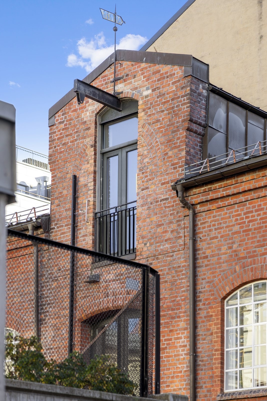 Detaljer fra fabrikkbygningen Galleribilde