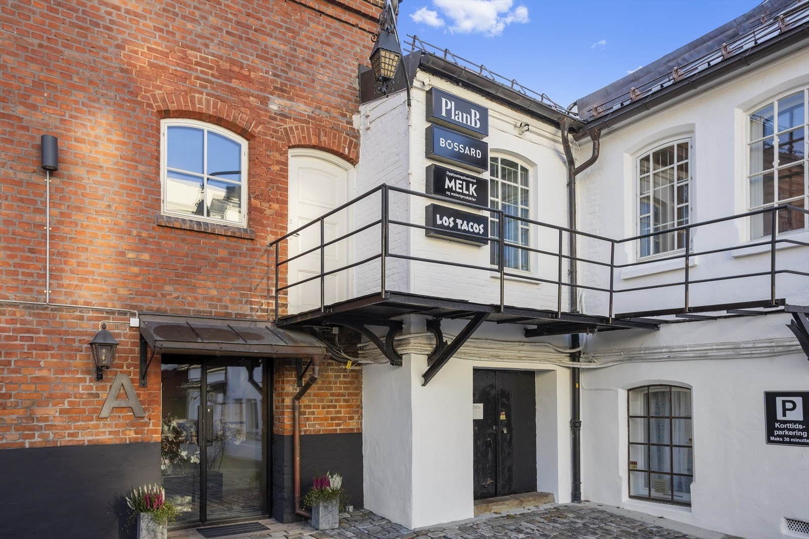 Inngangsparti Galleribilde