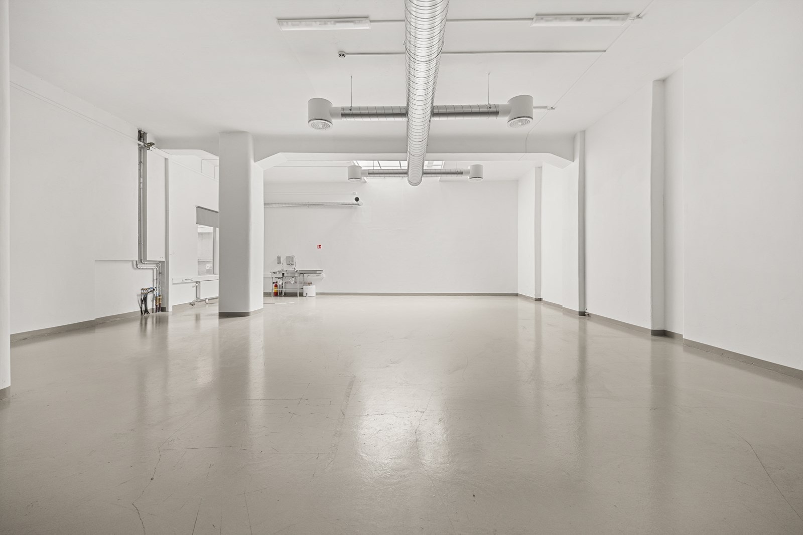 Lager - kan inkluderes i forretningen Galleribilde