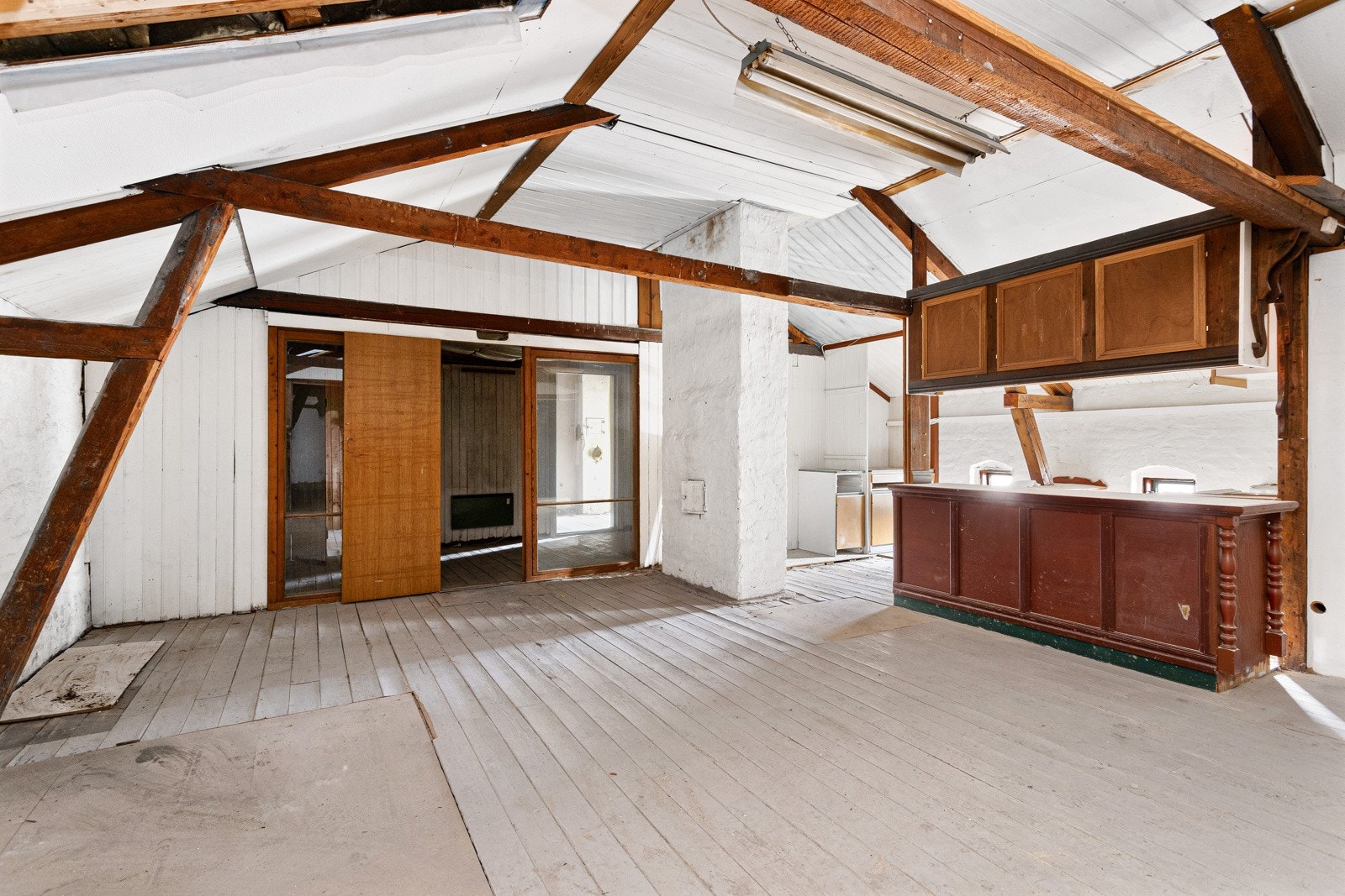 Har tidligere vært et "klubblokale" men har ikke vært i bruk på mange år Galleribilde