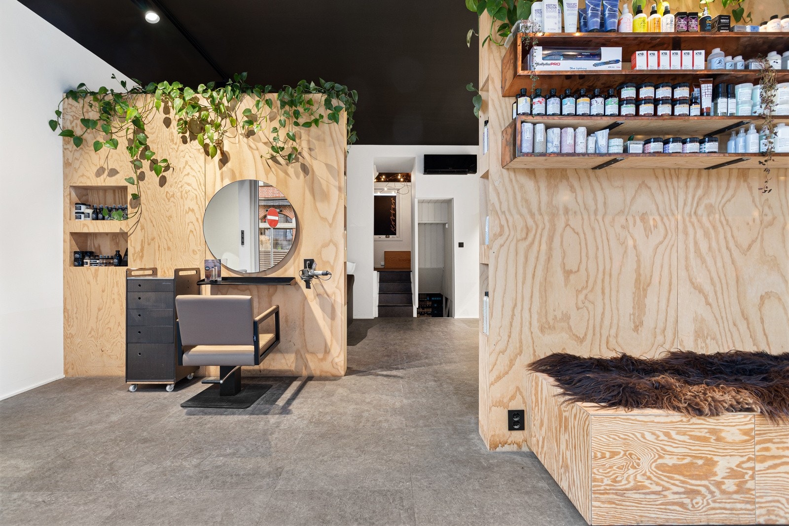 Frisøren Kobber holder til i nabolokale og har også moderne og nyoppussede lokaler. Galleribilde