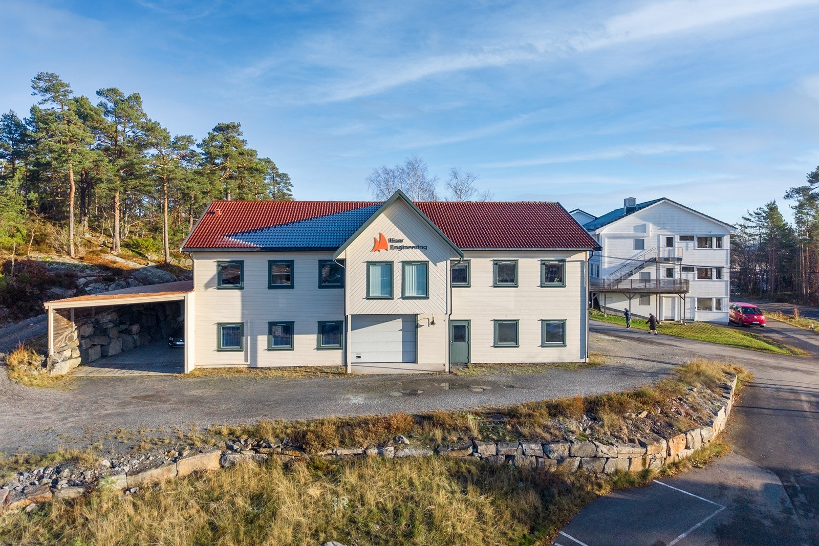 Eiendomsmegler Norge Næring har gleden av å presentere et flott kombinasjons bygg med kontor og lager. Galleribilde