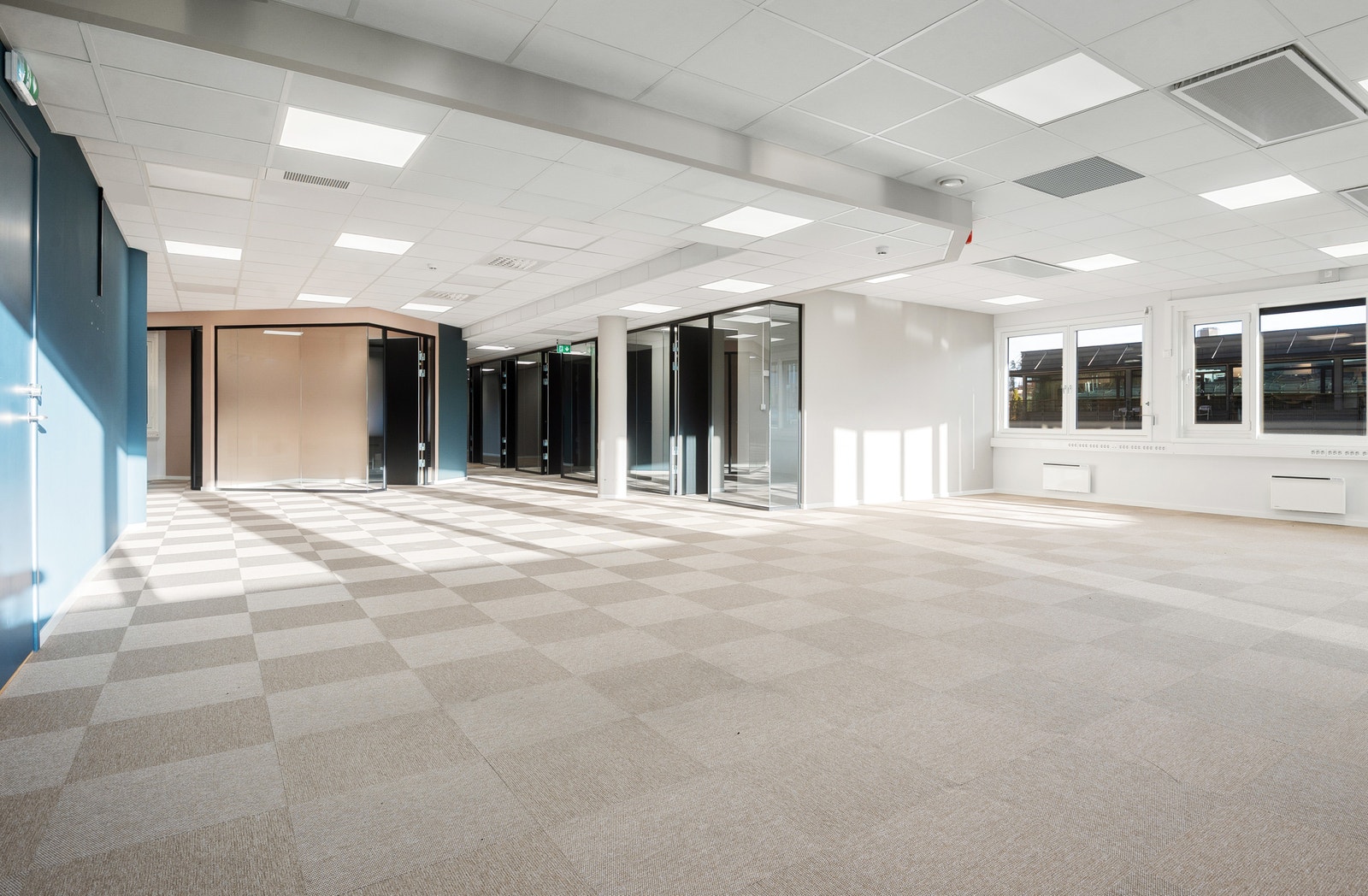 Lokalene kan leies slik de står, eller pusses opp for ny leietaker Galleribilde