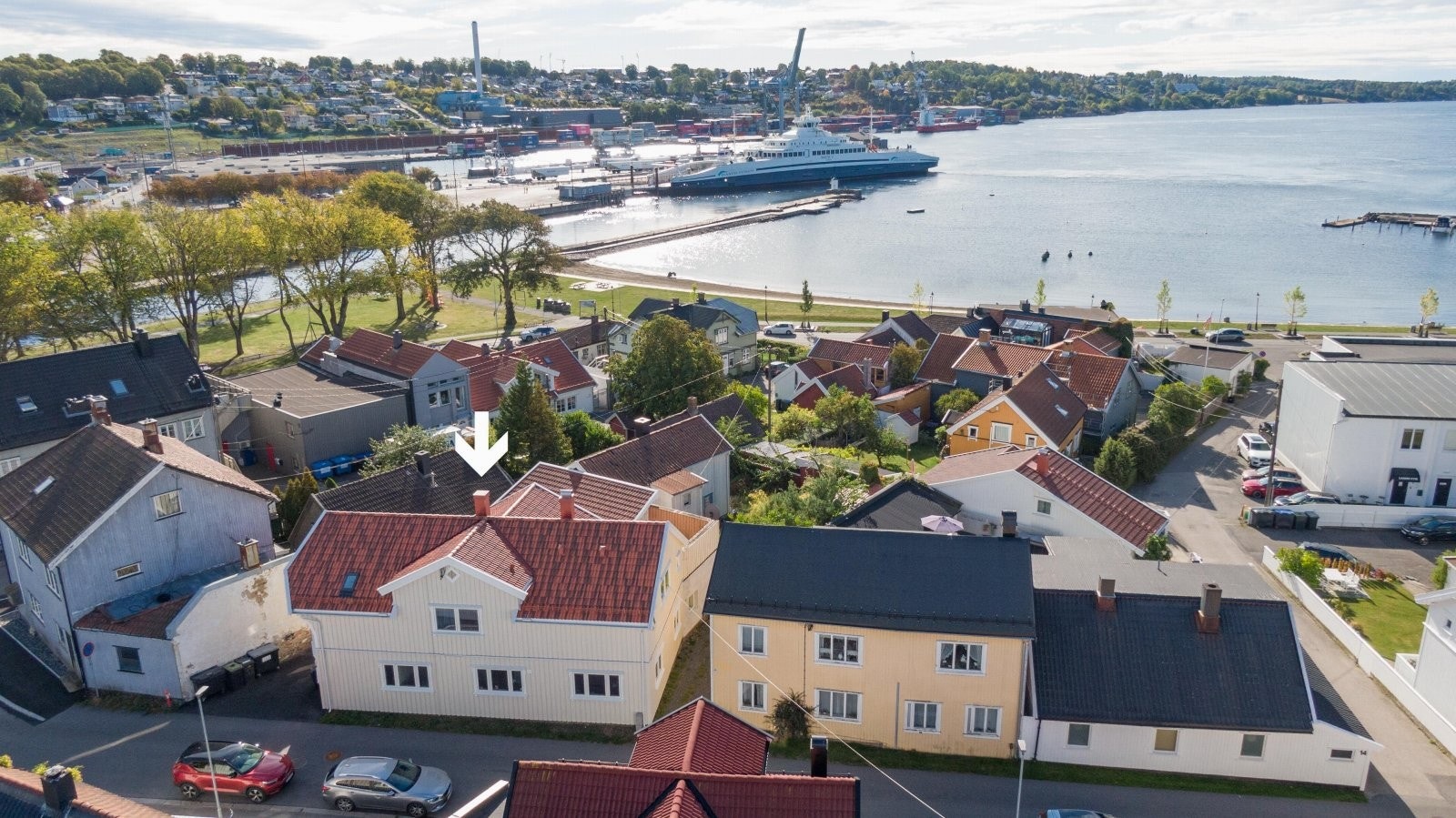 Bråtengata ligger i et ettertraktet og sentrumsnært område av Jeløya. Galleribilde