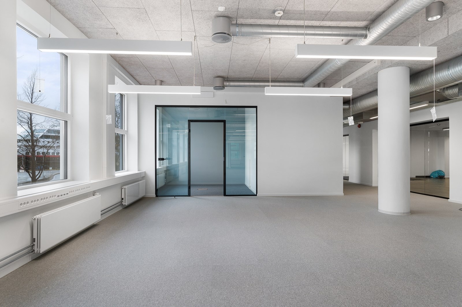 Bilde hentet fra tilsvarende areal som  blir ledig i 4. etg. hos annen leietaker i bygget.