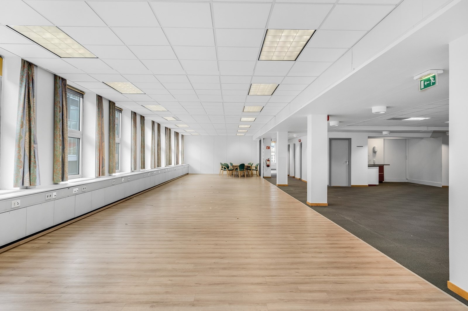 Bilder fra ledige areal i 4. etg. klart for oppussing.