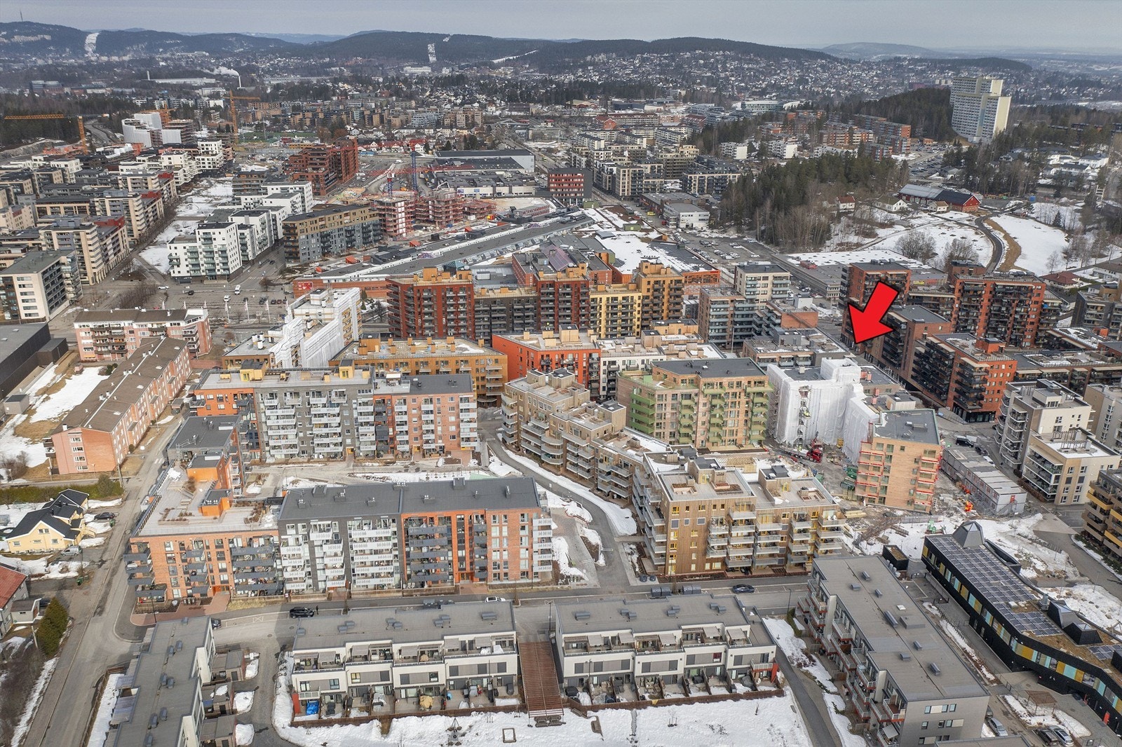 Seksjonen leveres som rålokale hvor Kjøper selv vil kunne bestemme både innredning og evt. dele opp i mindre arealer, om ønskelig. Galleribilde