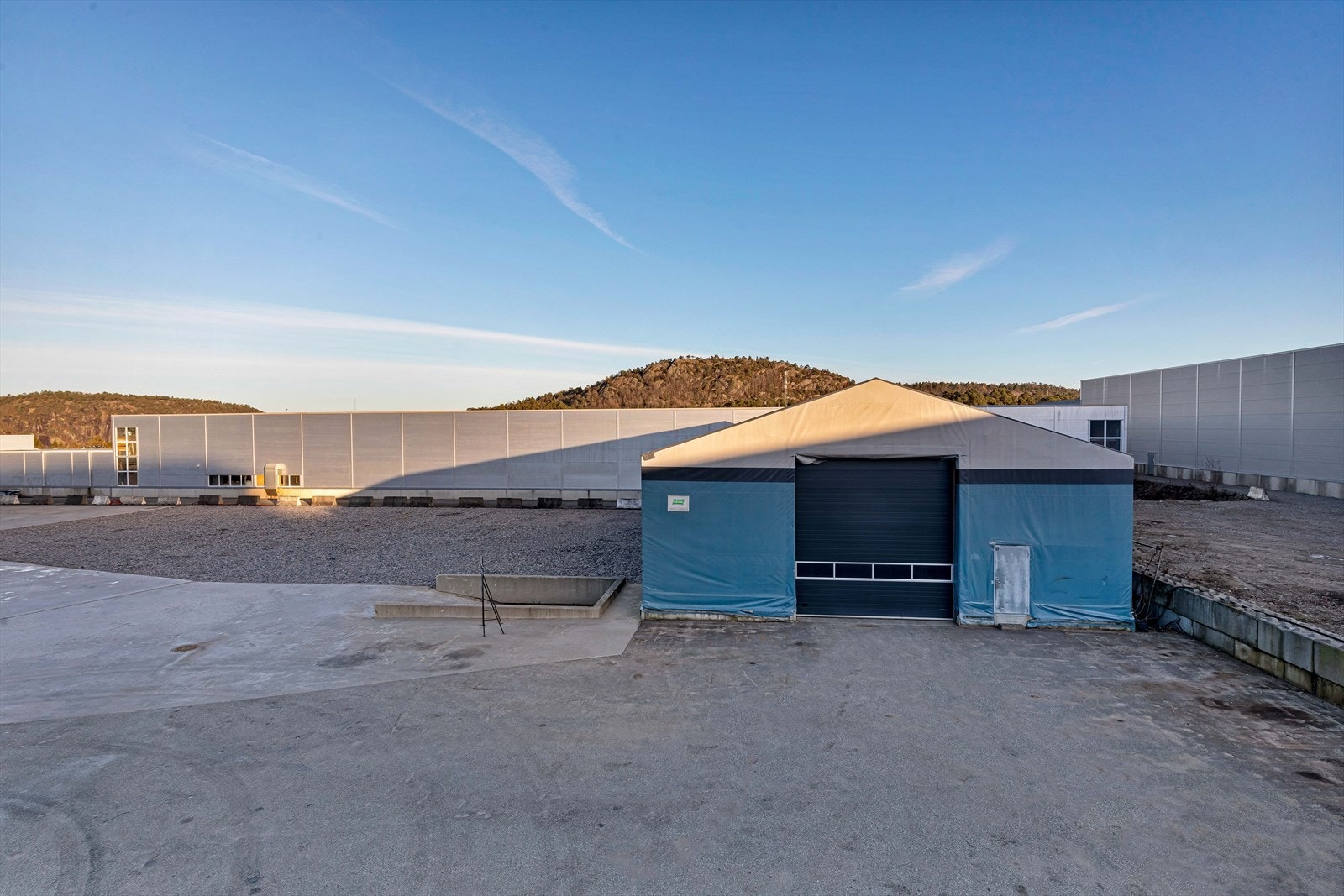 030_Store utearealer.jpg Galleribilde