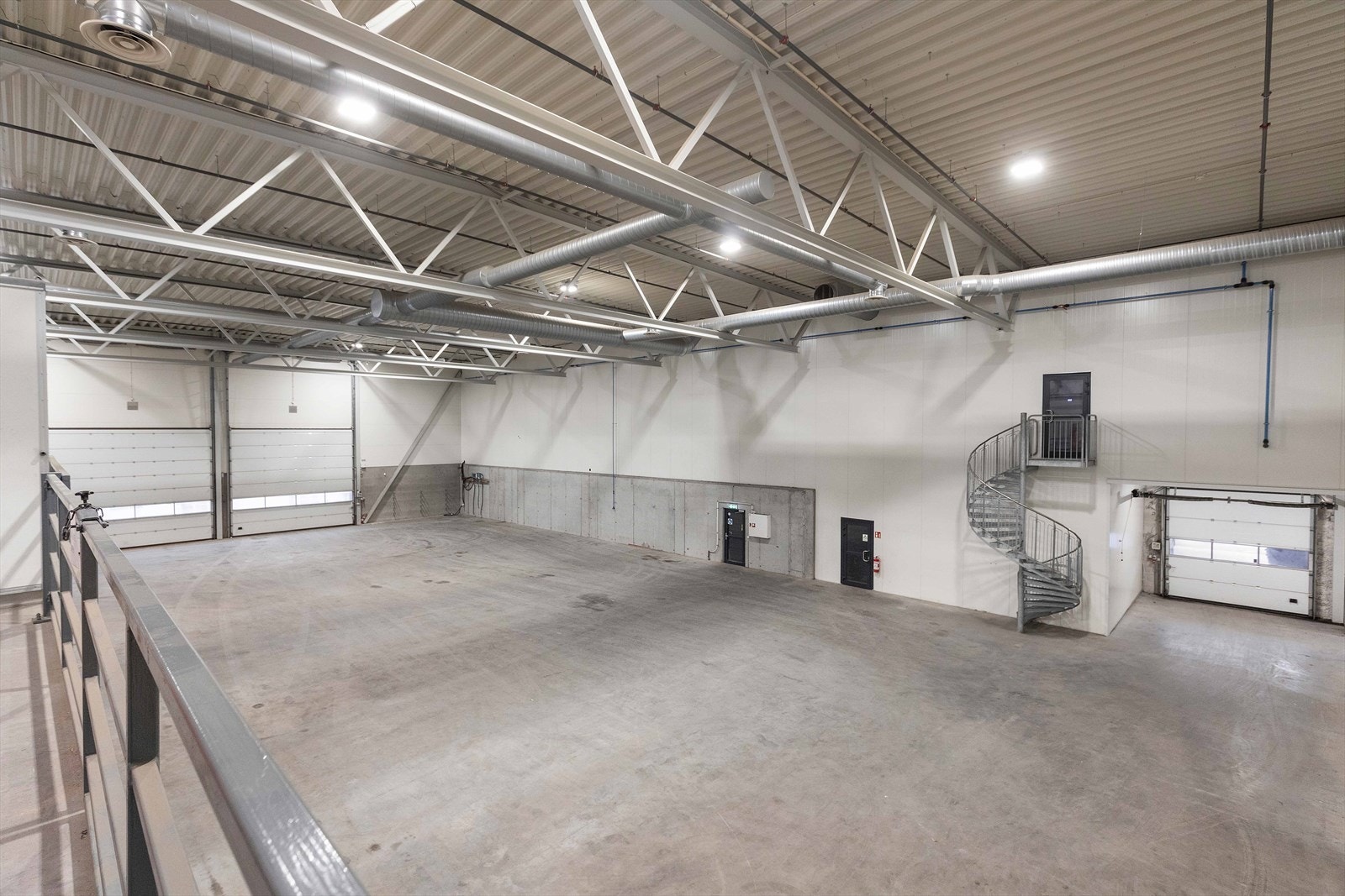 013_Høytlager - med enkel tilgang fra kontorfløy.jpg Galleribilde