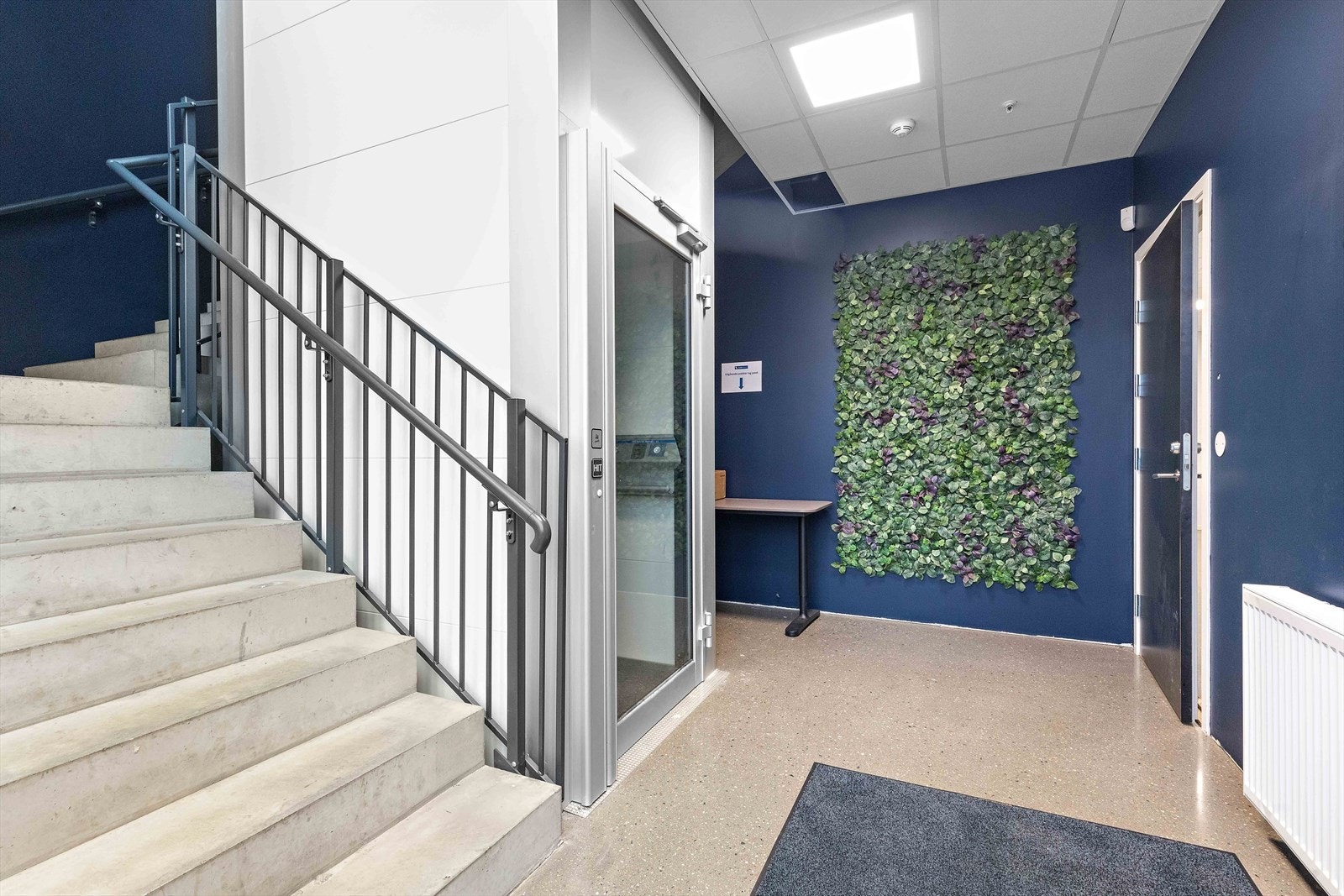 004_Personalinngang.jpg Galleribilde