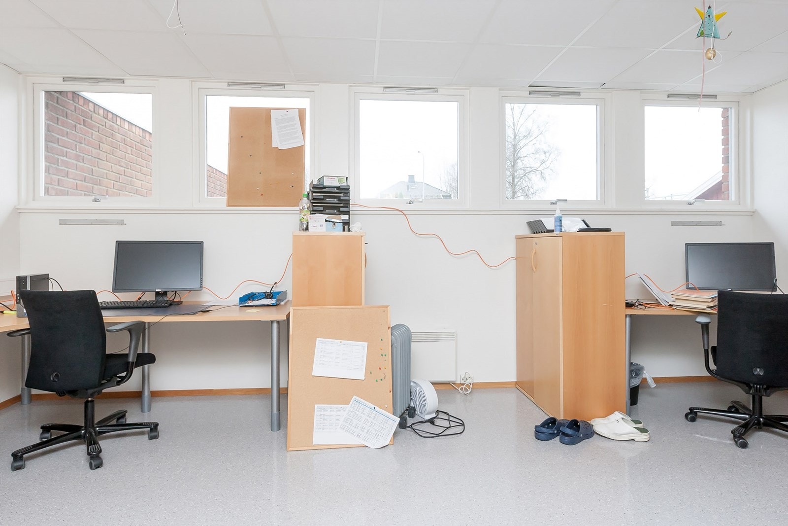 Enkelte av kontorene er store og kan enkelt deles av 2 arbeidsstasjoner. Galleribilde
