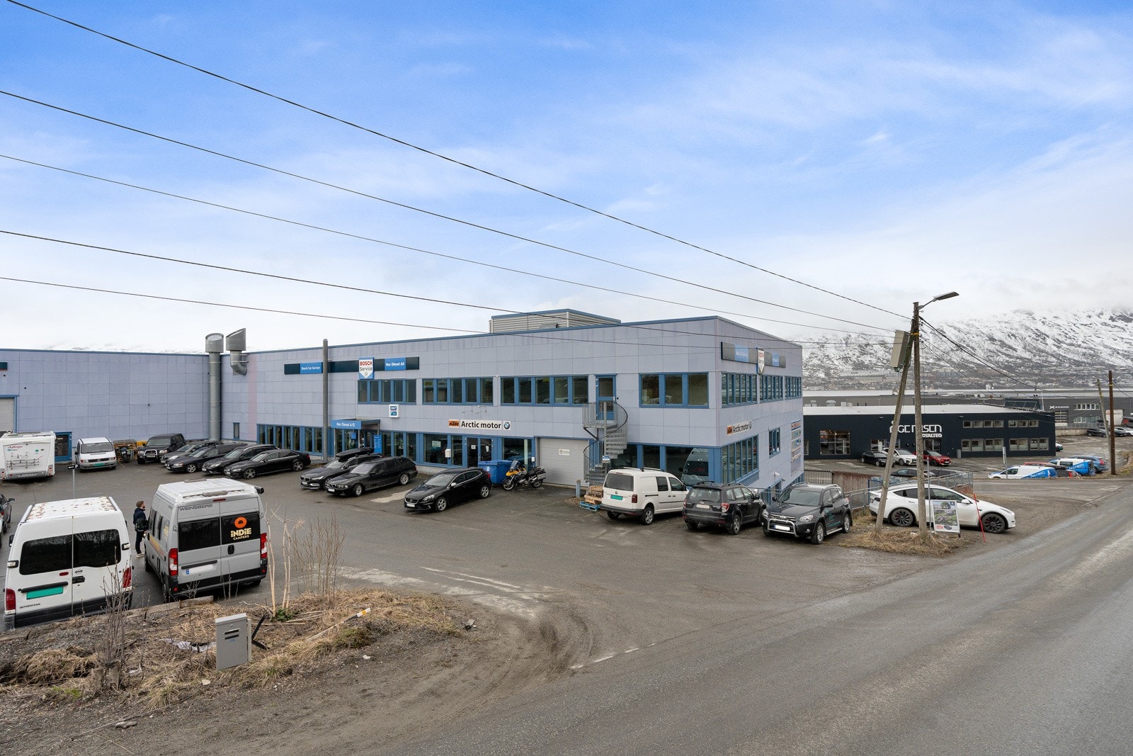 Lokalene er godt synlig med enkel adkomst fra Ringvegen Galleribilde