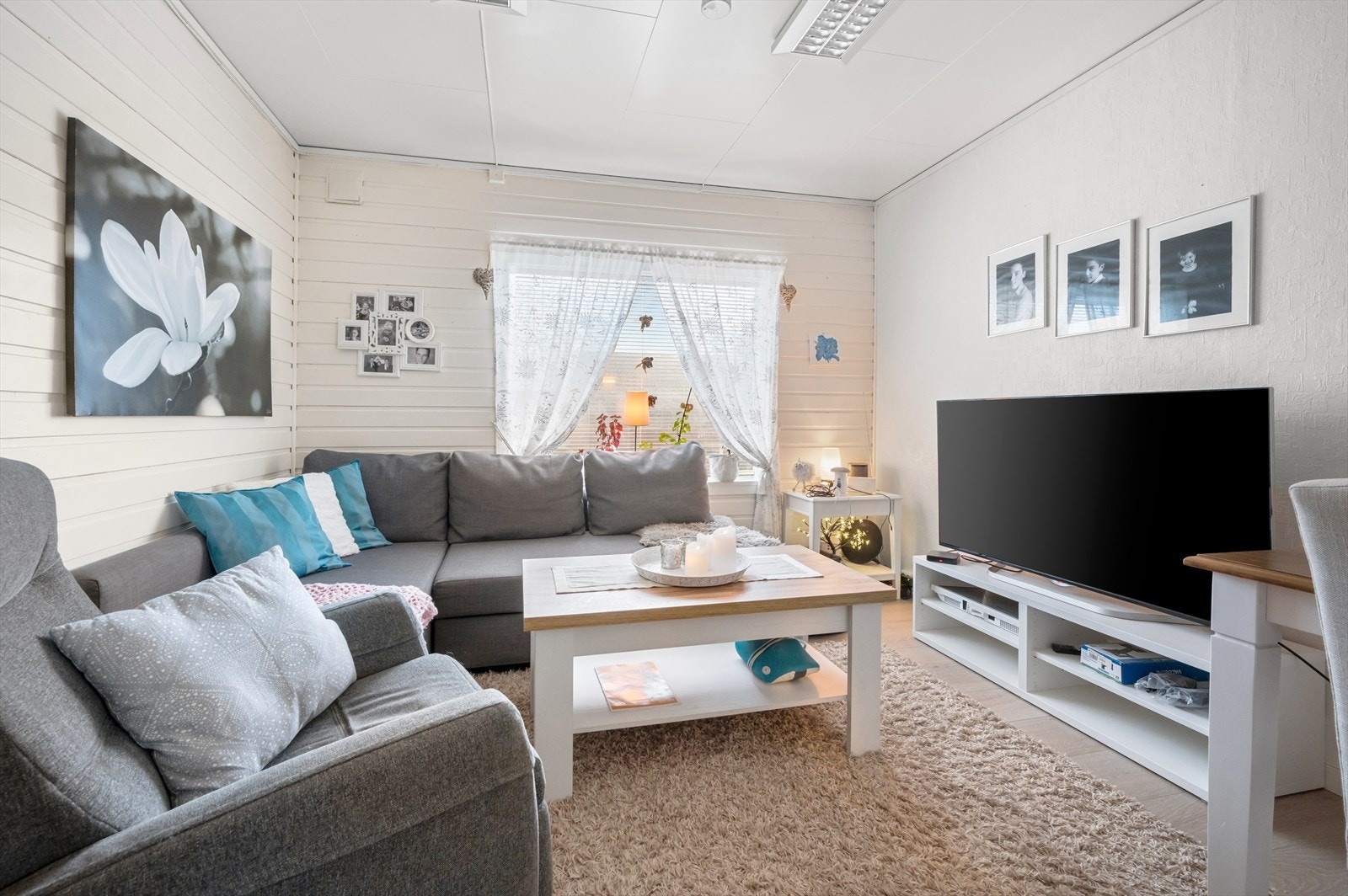 Stue 2-roms. Galleribilde