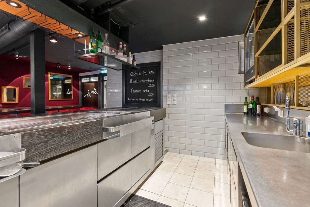 Bak baren Galleribilde