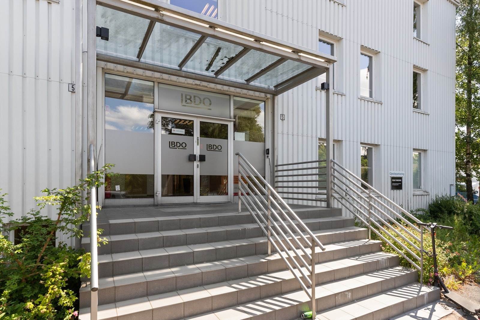 Holteveien 5 (inngang lokale 1.etg) Galleribilde