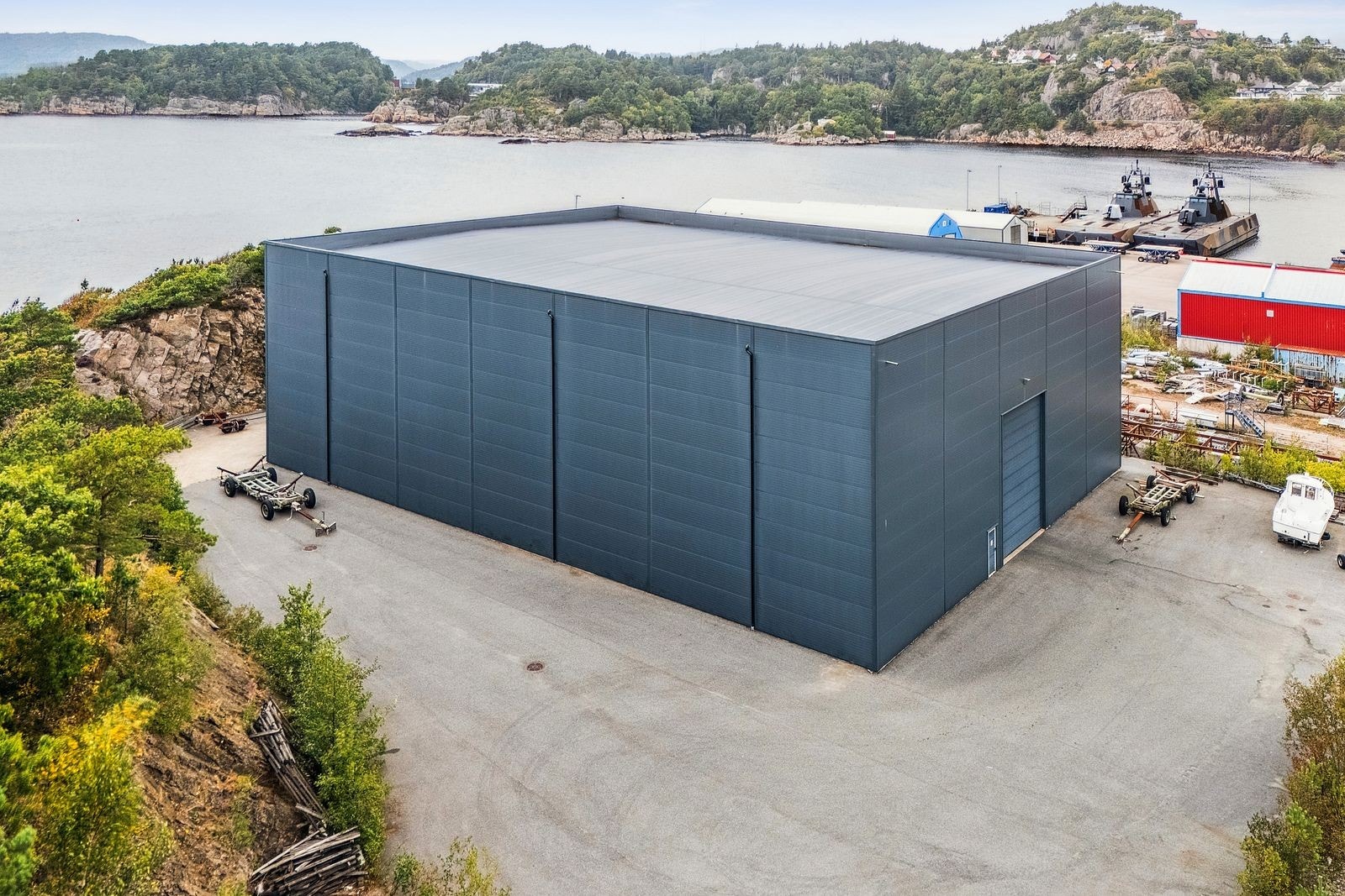 Gismerøyveien 219 - kan selges med leieforhold med Sjø-Sport Service AS - kontakt megler for mer informasjon! Galleribilde