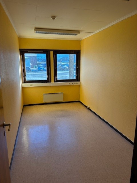 Lagerrom på 11 kvm - merk at vinduer blir blendet igjen før overtakelse. Galleribilde