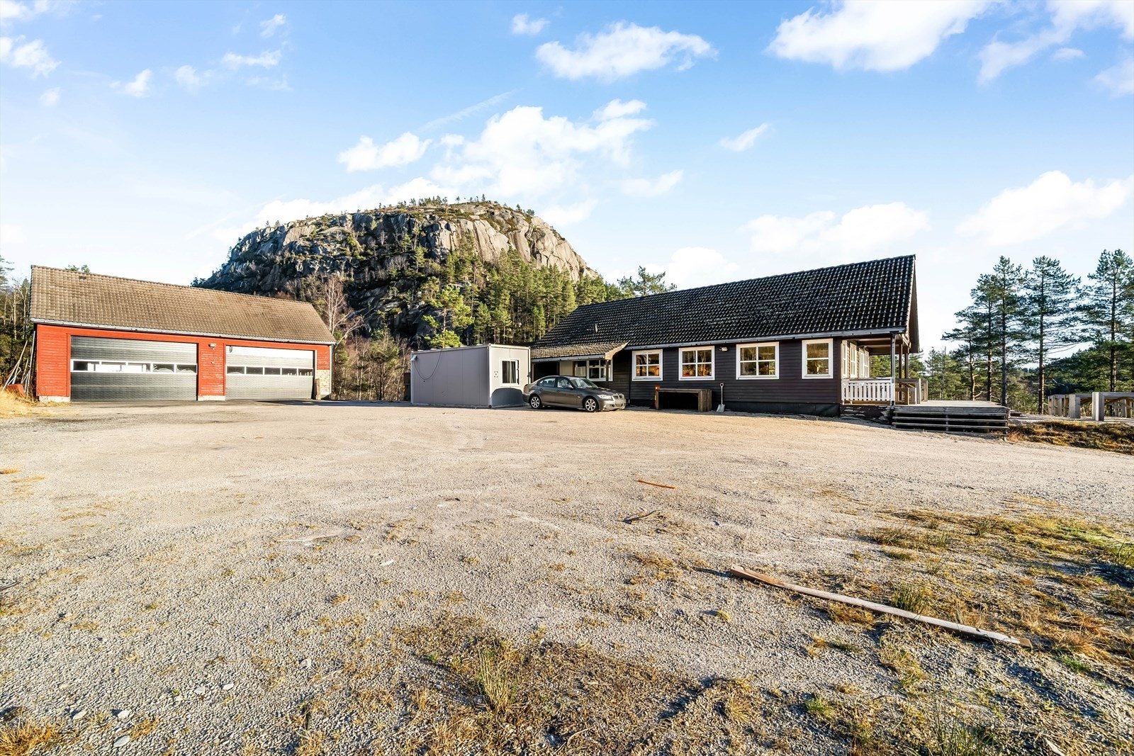 God parkering på egen eiendom. Galleribilde