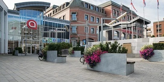 Fasade med inngang fra gågata Galleribilde