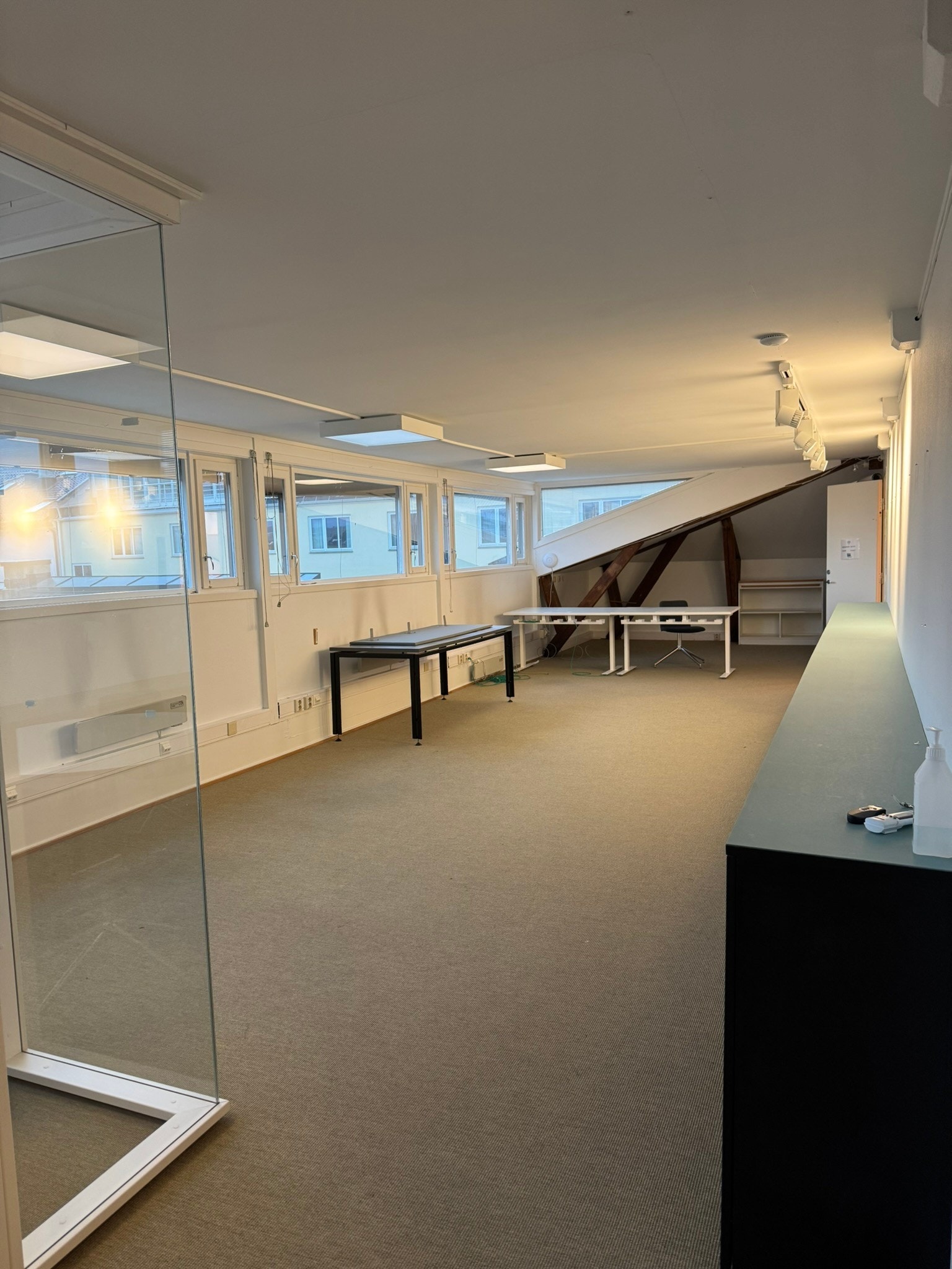 Hovedarealet på ca 60kvm. Galleribilde