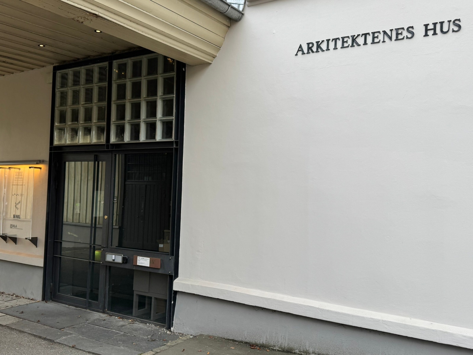 Inngangsparti. Galleribilde