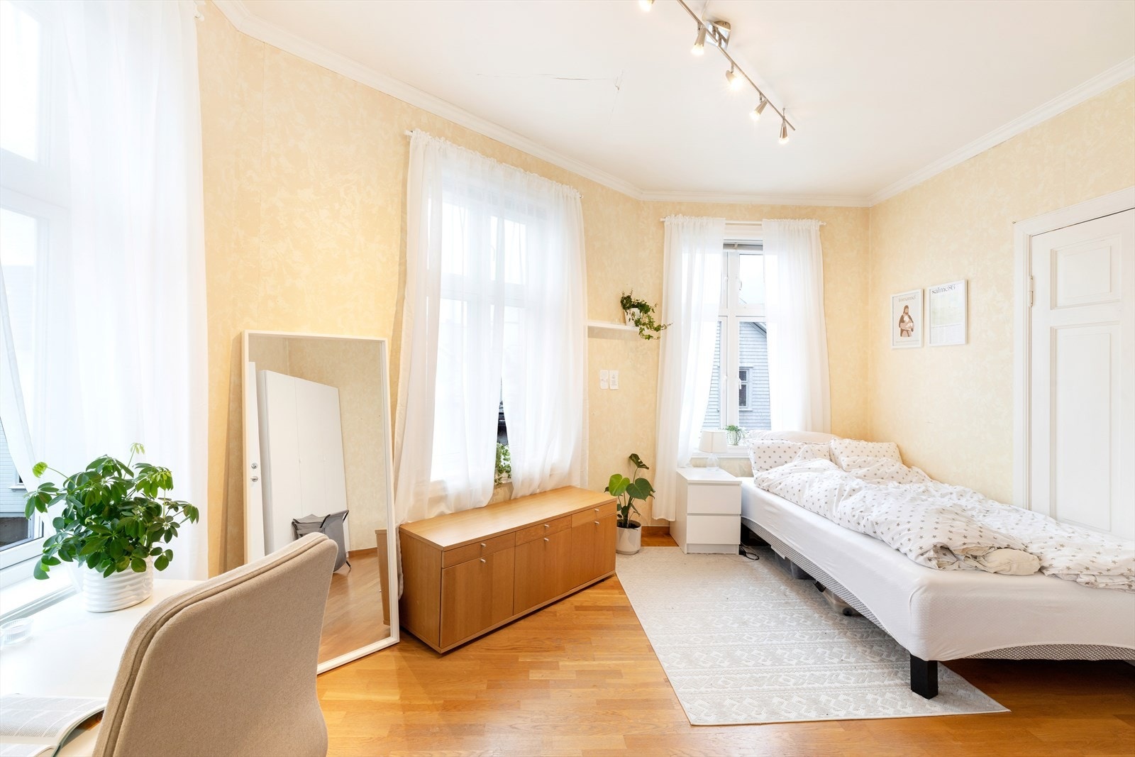 Soverom 2 etasje på hjørnet av bygget Galleribilde