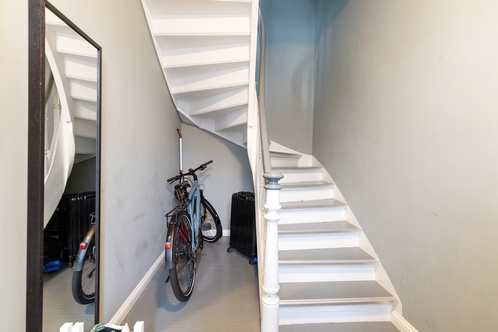 Fra inngang /trappegang leilighet Galleribilde