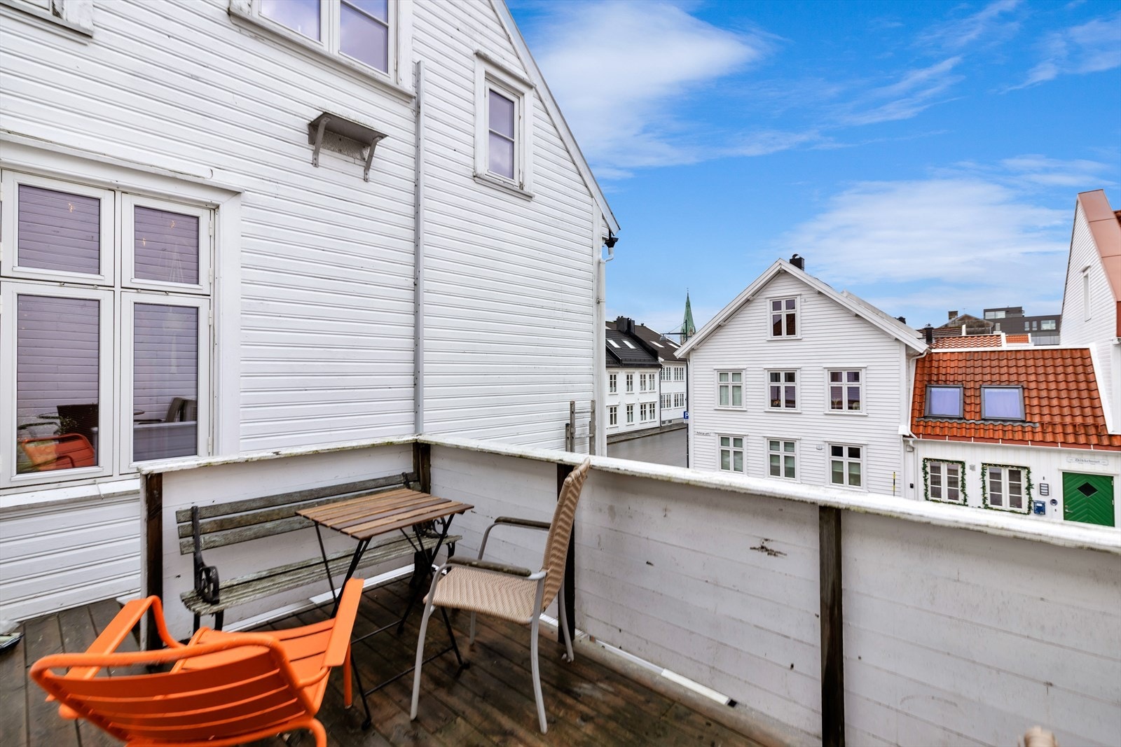 Terrasse på utsiden av kjøkken Galleribilde