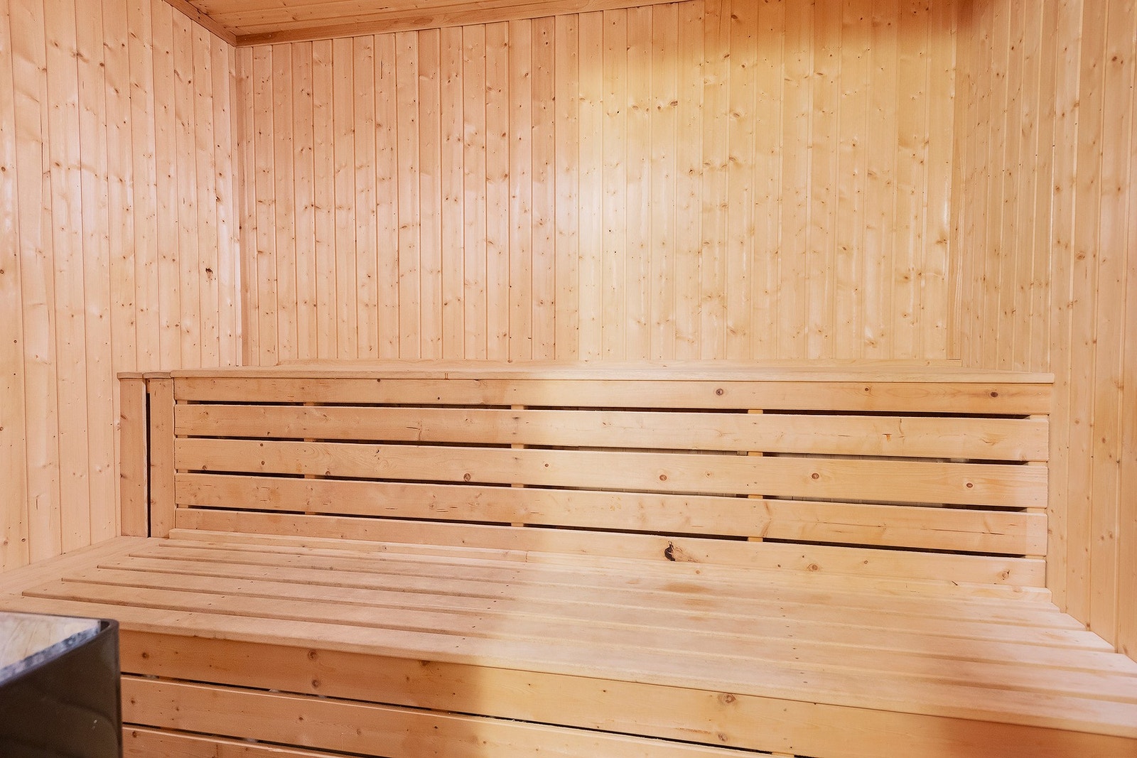 Etter en lang skitur er det godt å komme inn i en varm badstue Galleribilde