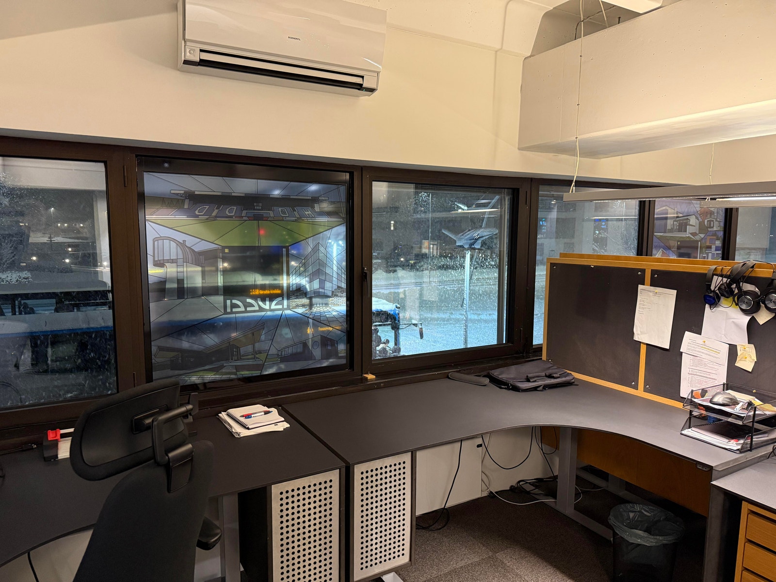 Mindre kontor i landskap - areal 1 Galleribilde