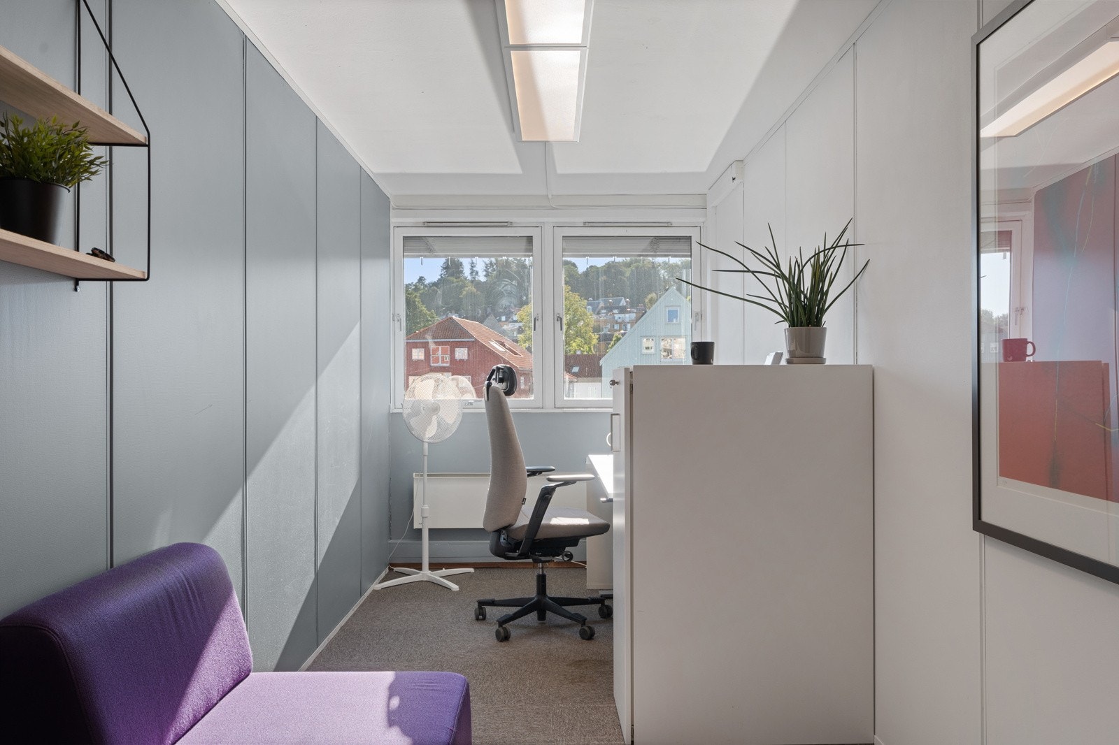 Kontor på ca. 11 kvm med utsikt mot Nidelva. Galleribilde