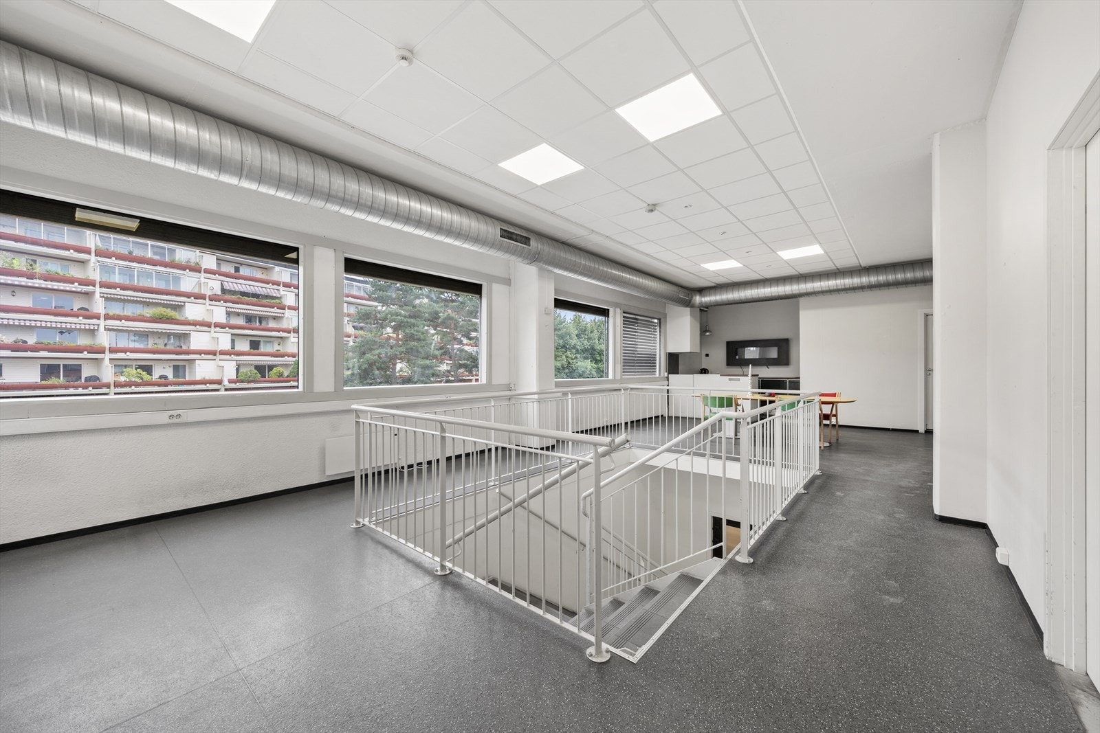 Interntrapp til 4.etg. Galleribilde